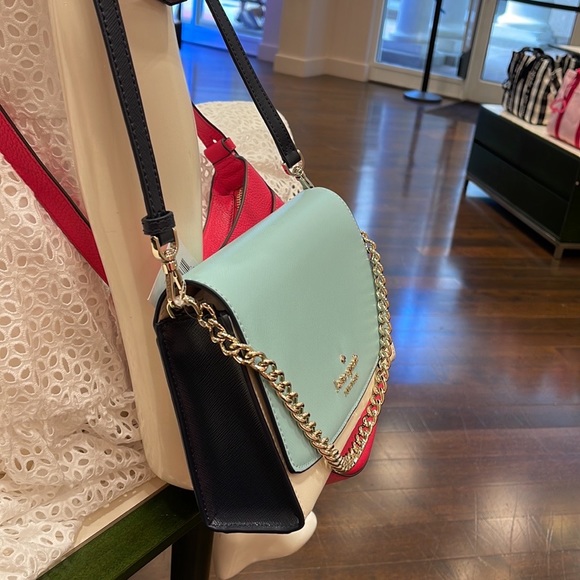 Kate Spade carson convertible crossbody
POOLSIDE MULTI - Picture 9 of 16